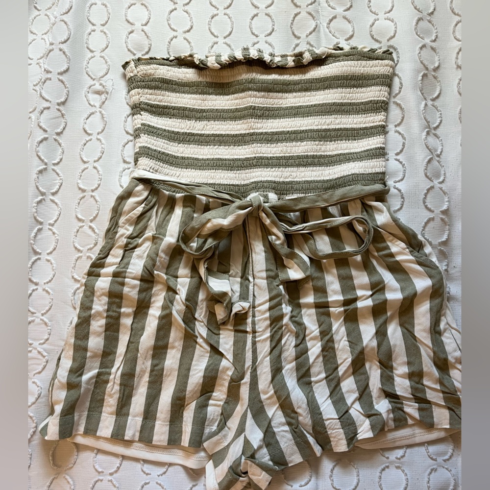 American Eagle Strapless Romper
